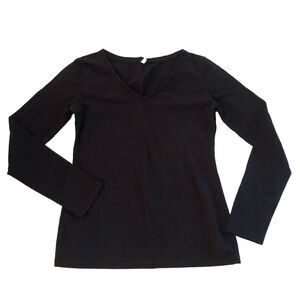 Unbranded Women’s Black Long Sleeve V-Neck Tee